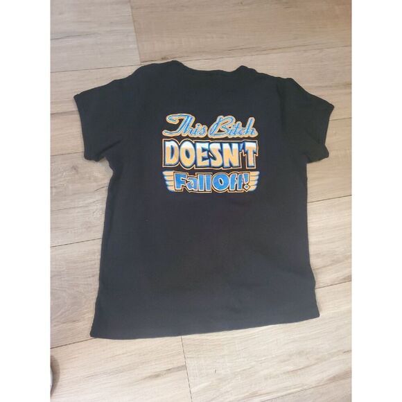 Women's "This B**%$h Doesn't Fall Off" Graphic Tee Size XL - Picture 1 of 5